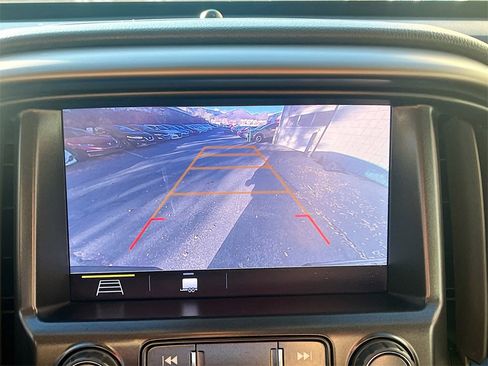 Used 2022 Chevrolet Colorado Z71 w/ Trail Boss Package image 14