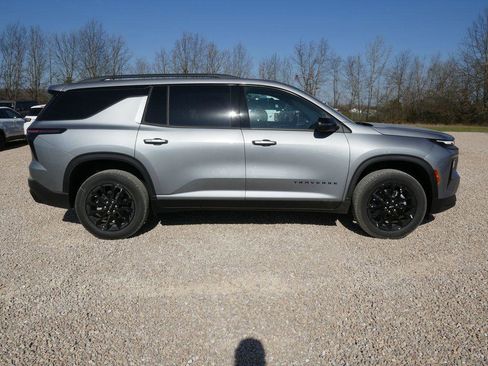 New 2026 Chevrolet Traverse LT image 3