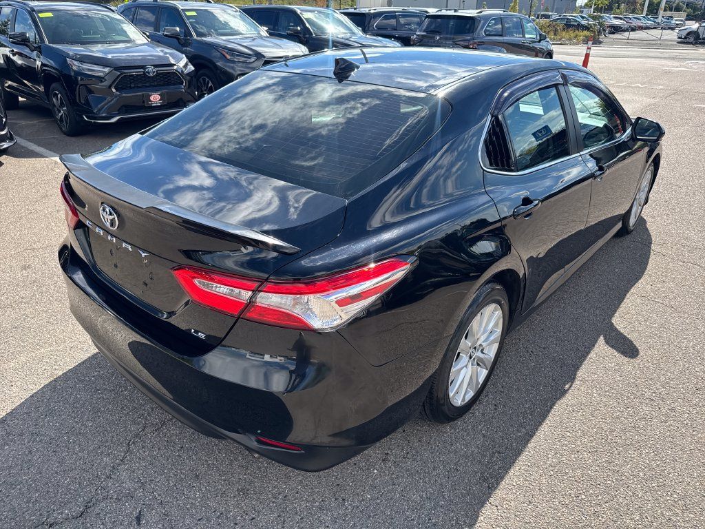 Used 2019 Toyota Camry LE FWD image 7