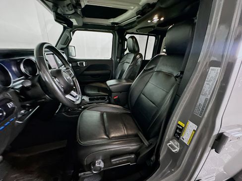 Used 2023 Jeep Wrangler Sahara w/ Cold Weather Group image 13