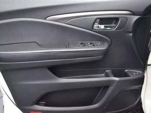 Used 2017 Honda Pilot EX-L image 11