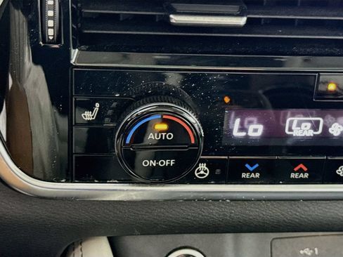 Certified 2021 Nissan Rogue SL w/ Premium Package FWD image 13