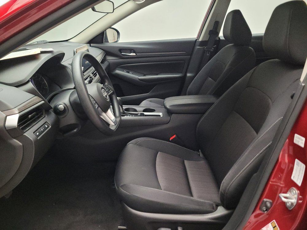 Used 2025 Nissan Altima 2.5 SV FWD image 17