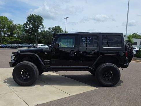 Used 2016 Jeep Wrangler Unlimited Sport w/ Max Tow Package AWD/4WD image 6