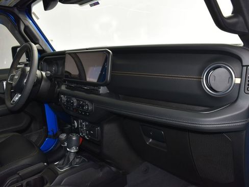 Used 2024 Jeep Wrangler Sahara w/ Technology Group image 26