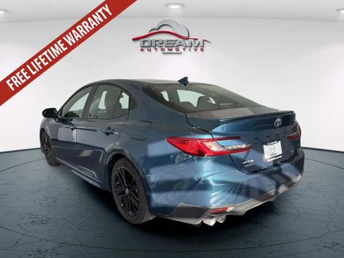 Used 2025 Toyota Camry SE FWD image 6