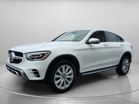Used 2020 Mercedes-Benz GLC 300 4MATIC Coupe image 2