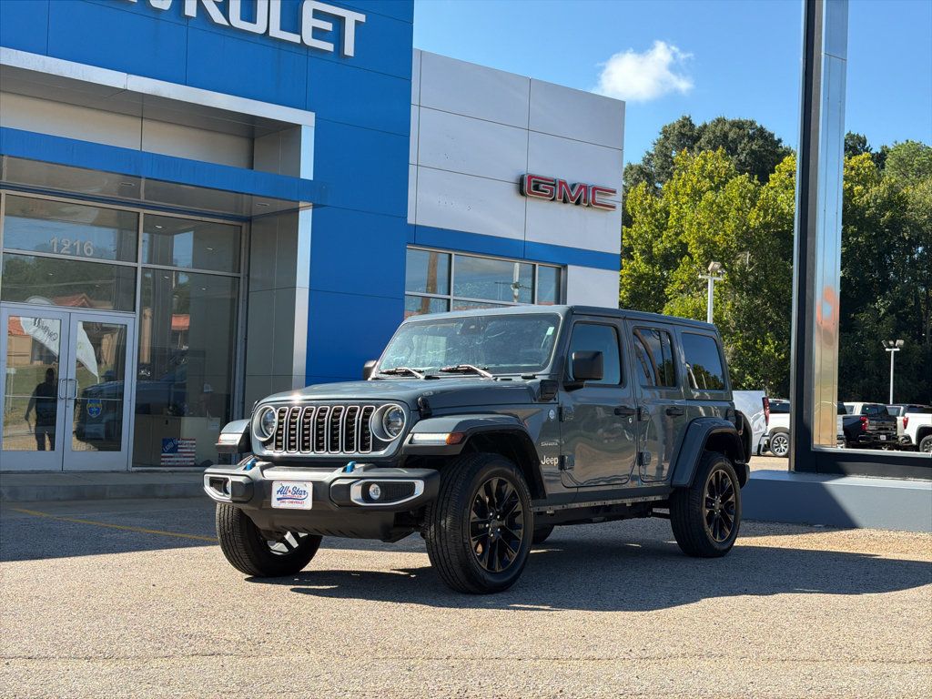 Used 2024 Jeep Wrangler Unlimited Sahara AWD/4WD image 16