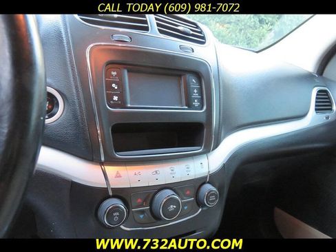 Used 2015 Dodge Journey SXT w/ Flexible Seating Group image 13