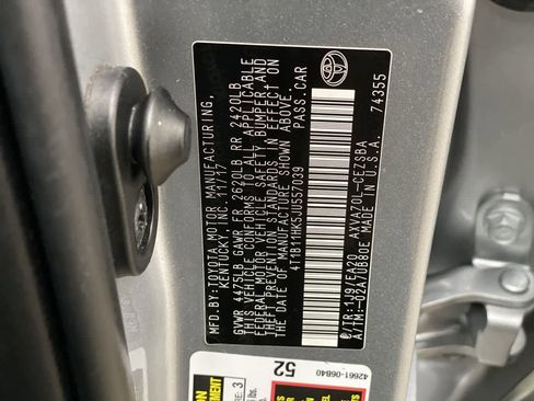 Used 2018 Toyota Camry SE image 28