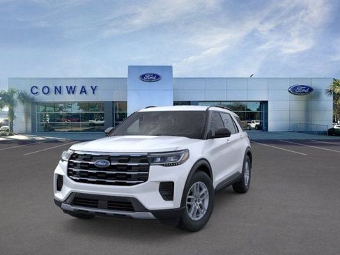 New 2026 Ford Explorer Active RWD image 2