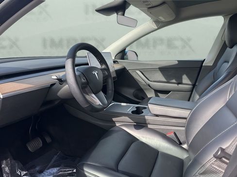 Used 2021 Tesla Model Y Long Range image 9