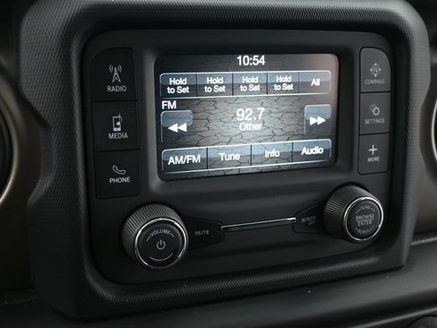 Used 2018 Jeep Wrangler Unlimited Sport S AWD/4WD image 11