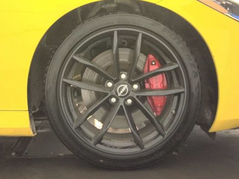 Used 2024 Nissan Z Performance w/ Floor Mat Package RWD image 24