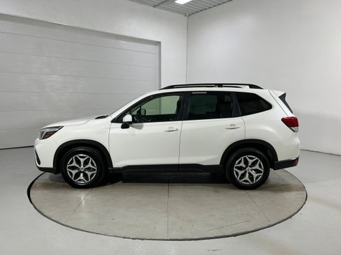 Used 2020 Subaru Forester Premium AWD/4WD image 21