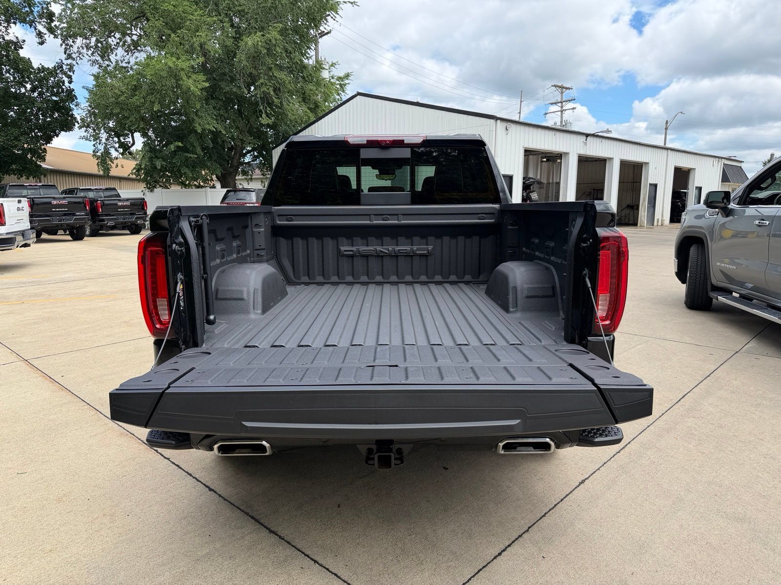 Used 2024 GMC Sierra 1500 Denali Ultimate AWD/4WD image 34
