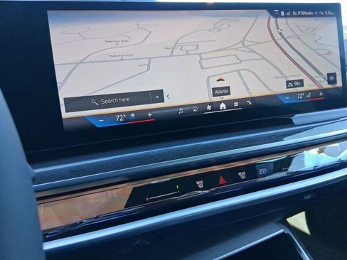 New 2026 BMW 750e xDrive w/ Premium Package image 24