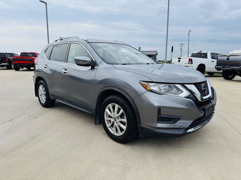 Used 2019 Nissan Rogue SV FWD image 2