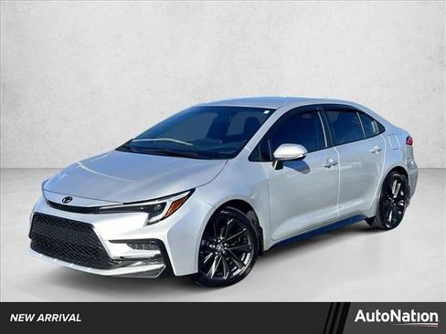 Certified 2025 Toyota Corolla SE image 1