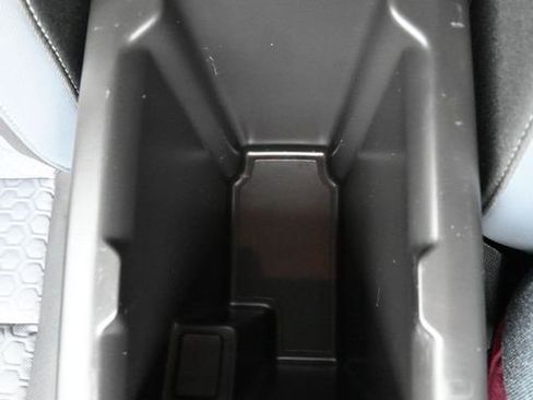 Certified 2021 Chevrolet Colorado Z71 w/ Z71 Midnight Edition image 21