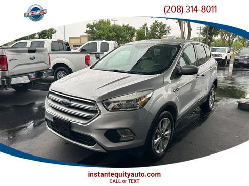 Used 2017 Ford Escape SE AWD/4WD image 1