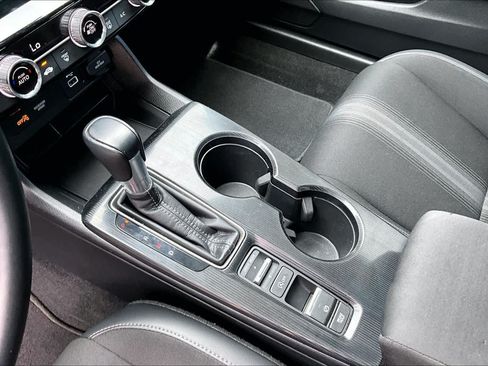 Used 2025 Honda Civic Sport image 17