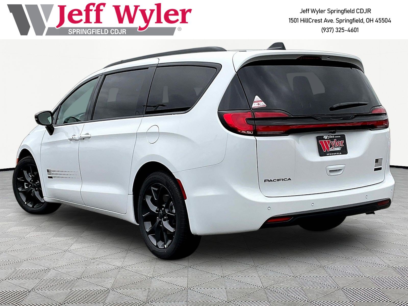 New 2027 Chrysler Pacifica Select FWD image 4