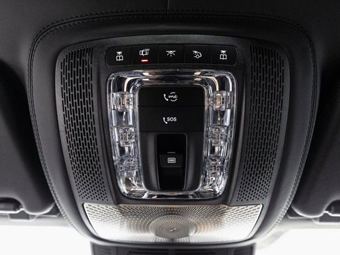 Used 2024 Mercedes-Benz Maybach GLS 600 4MATIC image 25
