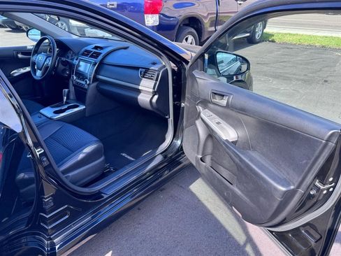 Used 2012 Toyota Camry SE FWD image 38