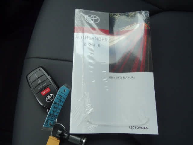 Certified 2026 Toyota Highlander XLE AWD/4WD image 39