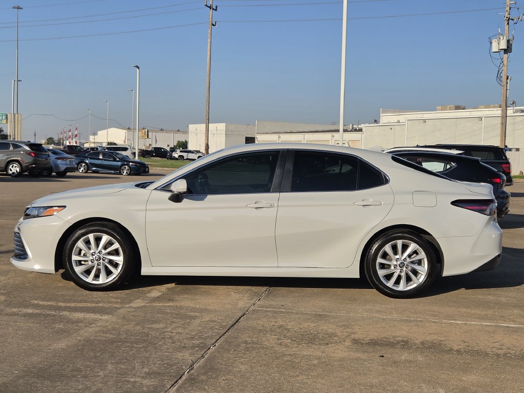 Used 2024 Toyota Camry LE FWD image 6