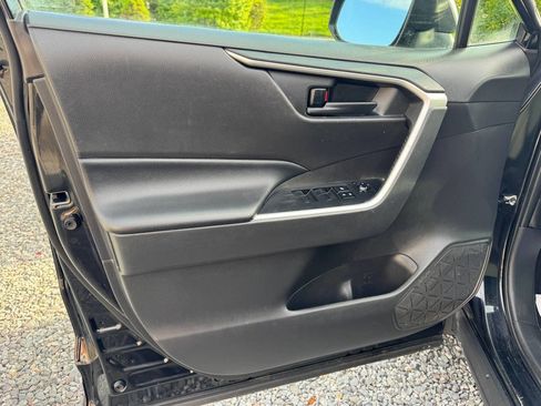 Used 2020 Toyota RAV4 LE w/ All Weather Liner Package AWD/4WD image 22