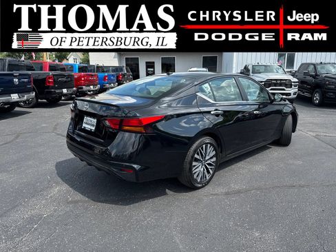 Used 2025 Nissan Altima 2.5 SV FWD image 7