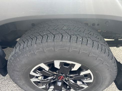 Used 2024 Nissan Frontier PRO-4X AWD/4WD image 21