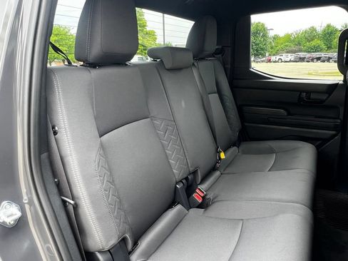 Used 2025 Toyota Tacoma SR5 AWD/4WD image 31