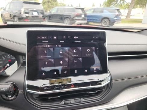 Used 2022 Jeep Compass Limited image 21