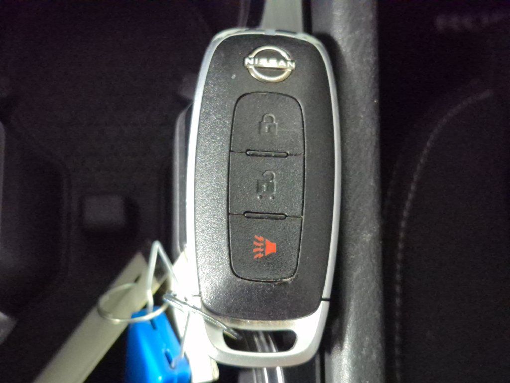 Used 2024 Nissan Rogue S AWD/4WD image 29