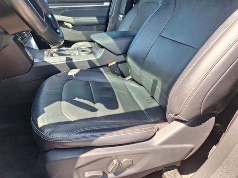 Used 2017 Ford Explorer Limited FWD image 10