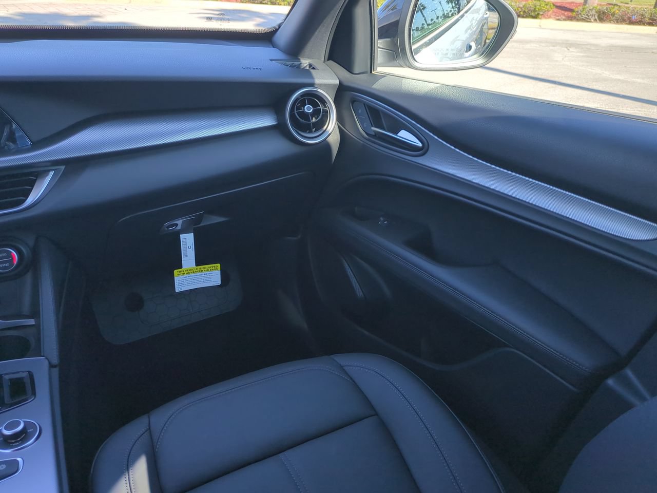 New 2025 Alfa Romeo Stelvio Sprint AWD/4WD image 16