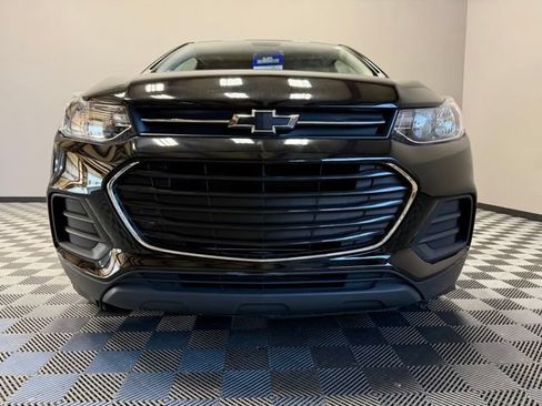 Used 2019 Chevrolet Trax LS FWD image 3