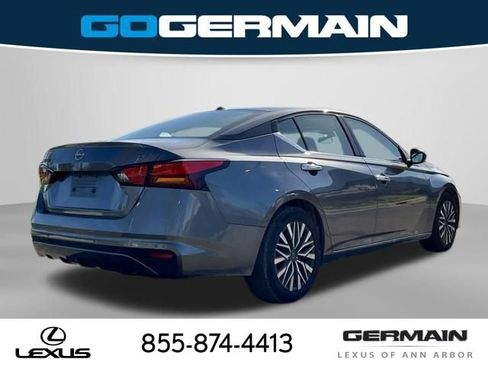 Used 2024 Nissan Altima 2.5 SV image 8