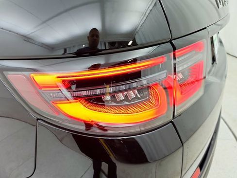 Used 2025 Land Rover Discovery Sport S image 30