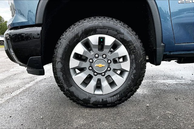 New 2026 Chevrolet Silverado 2500 Custom w/ Custom Value Package AWD/4WD image 12