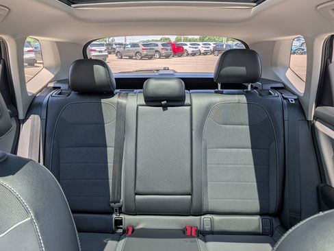 Certified 2023 Volkswagen Taos SE w/ Panoramic Sunroof Package AWD/4WD image 13