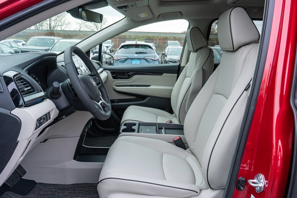 New 2026 Honda Odyssey Touring image 25