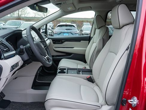New 2026 Honda Odyssey Touring image 25
