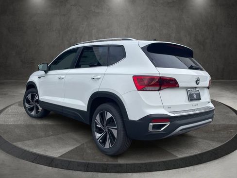 New 2024 Volkswagen Taos SE image 5