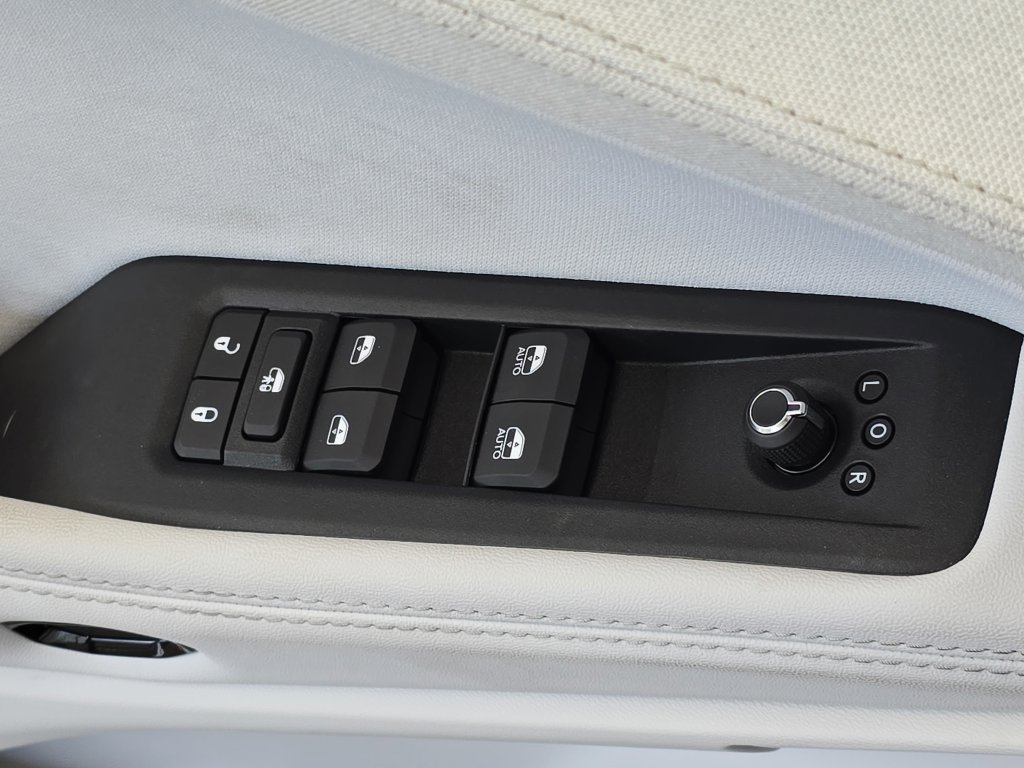 New 2026 Jeep Cherokee Laredo AWD/4WD image 28