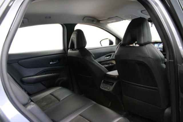 Used 2024 Nissan Ariya AWD image 30