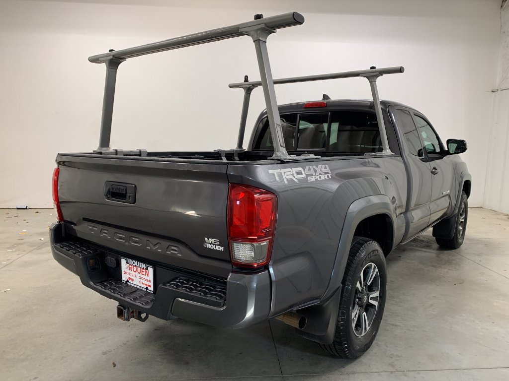 Used 2016 Toyota Tacoma TRD Sport w/ Towing Package AWD/4WD image 8